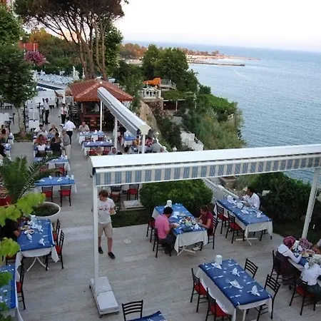 Hotel Lara 3*